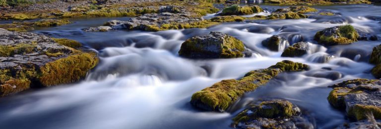 Trek Islande : les roches de Rivière Kirkjufell