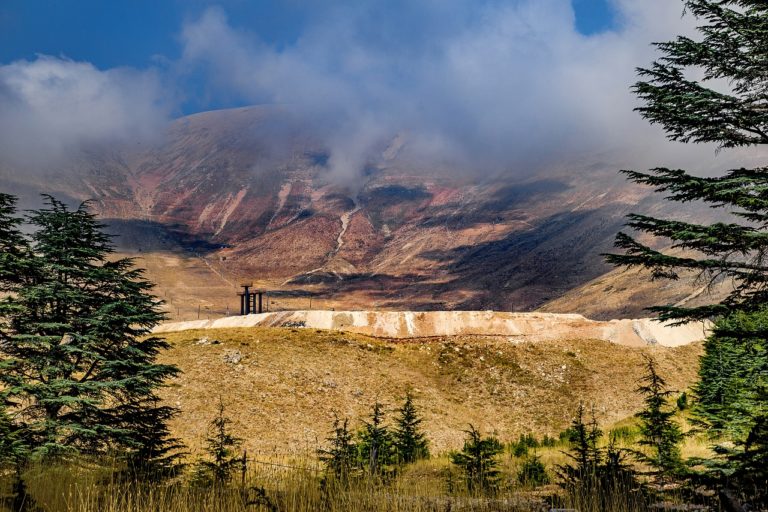 Randonnée Liban paysage montagneux Akaoka
