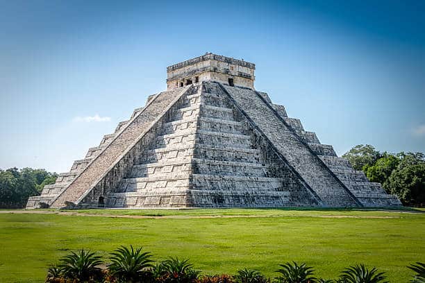 Autotour au Mexique : le site historique de la pyramide Temple de Kukulcán Akaoka