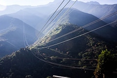 Trek Venezuela : téléphérique au milieu des montagnes verdoyantes Akaoka