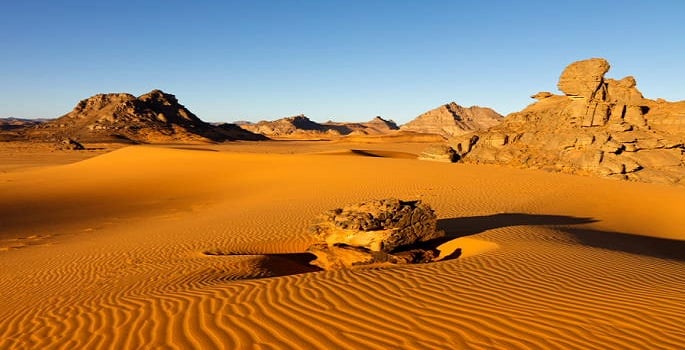 Voyage à Hoggar en Algérie : désert du Sahara Akaoka