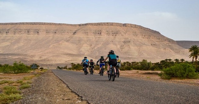 Voyage au Maroc en VTT dans une zone désertique Akaoka