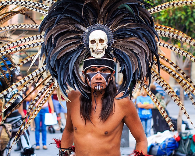 Voyage au Mexique et découverte de la culture : mexicain célébrant la fête des morts