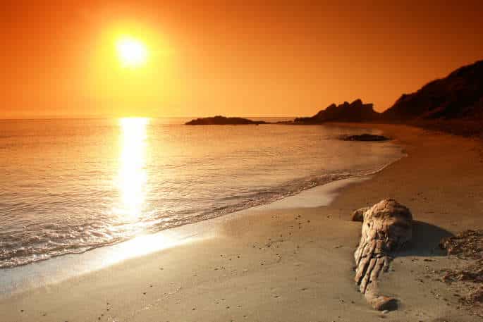 Voyage Corse coucher de soleil plage Akaoka