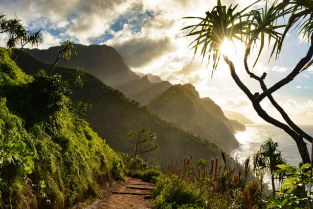 Trekking aux Etats-Unis à Hawaï circuit Kalalau au Parc d'État de Na Pali Coast Akaoka